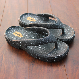 Black Slippers for women