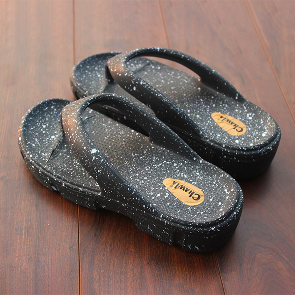 Black Slippers for women