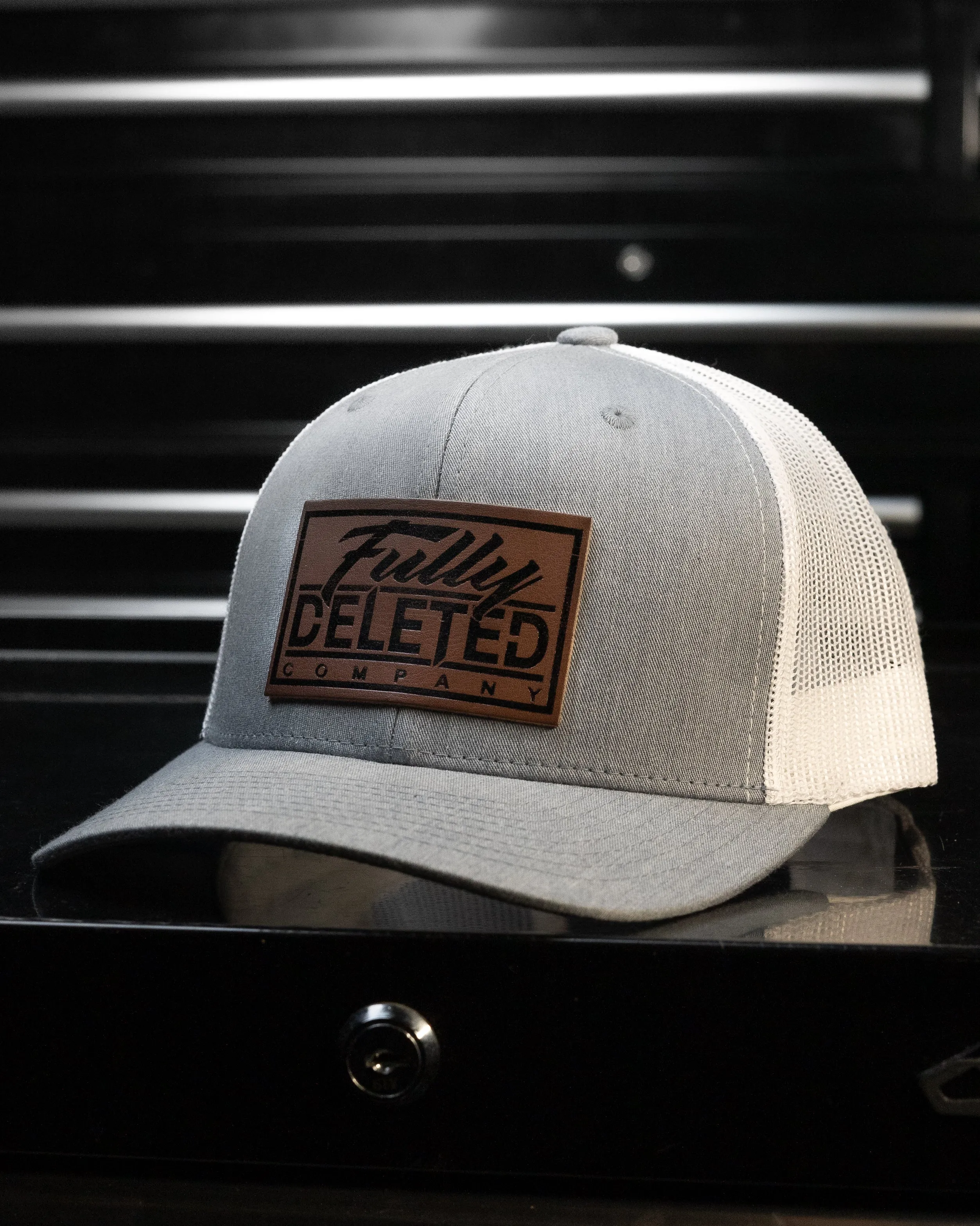 CLASSIC LEATHER : SNAPBACK : HEATHER/WHITE