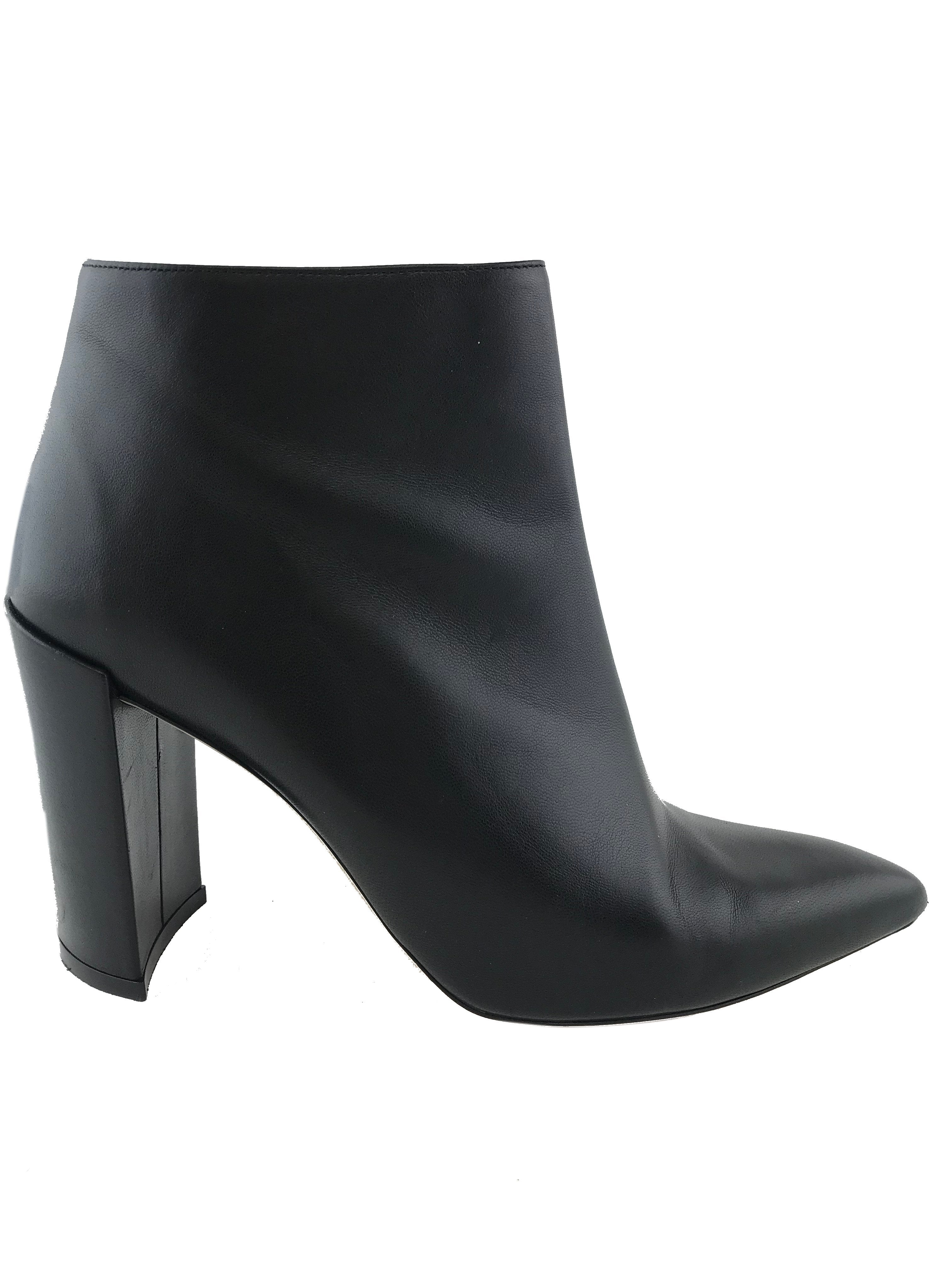 Stuart Weitzman Block-Heel Leather Ankle Bootie Size 9